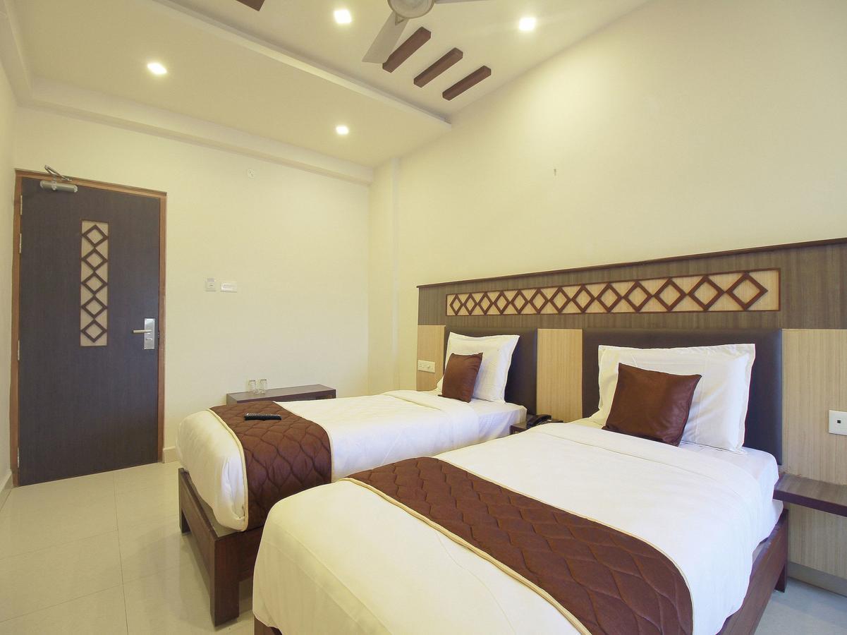 Oyo 11489 Pkn Classic Regency Madurai Esterno foto