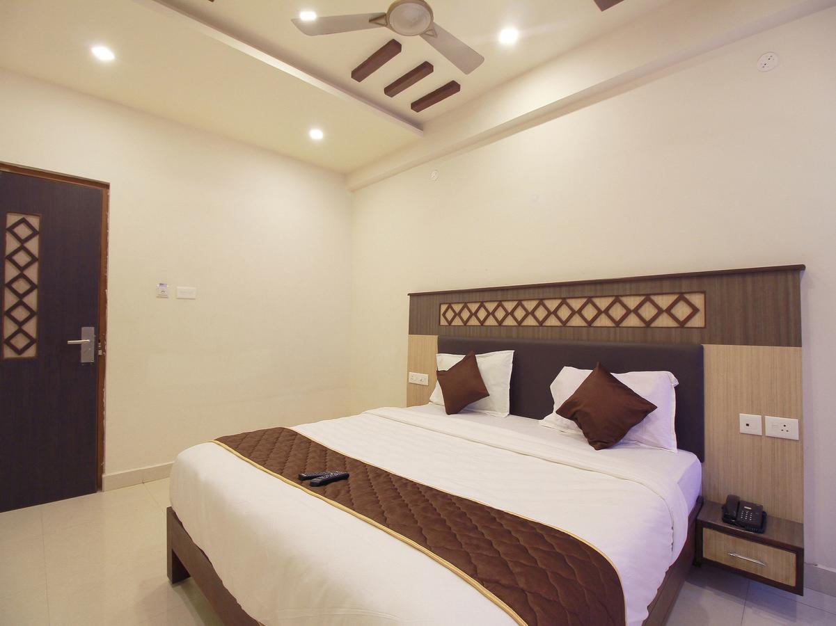 Oyo 11489 Pkn Classic Regency Madurai Esterno foto