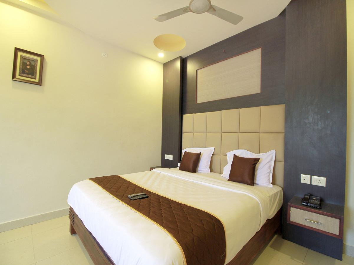 Oyo 11489 Pkn Classic Regency Madurai Esterno foto