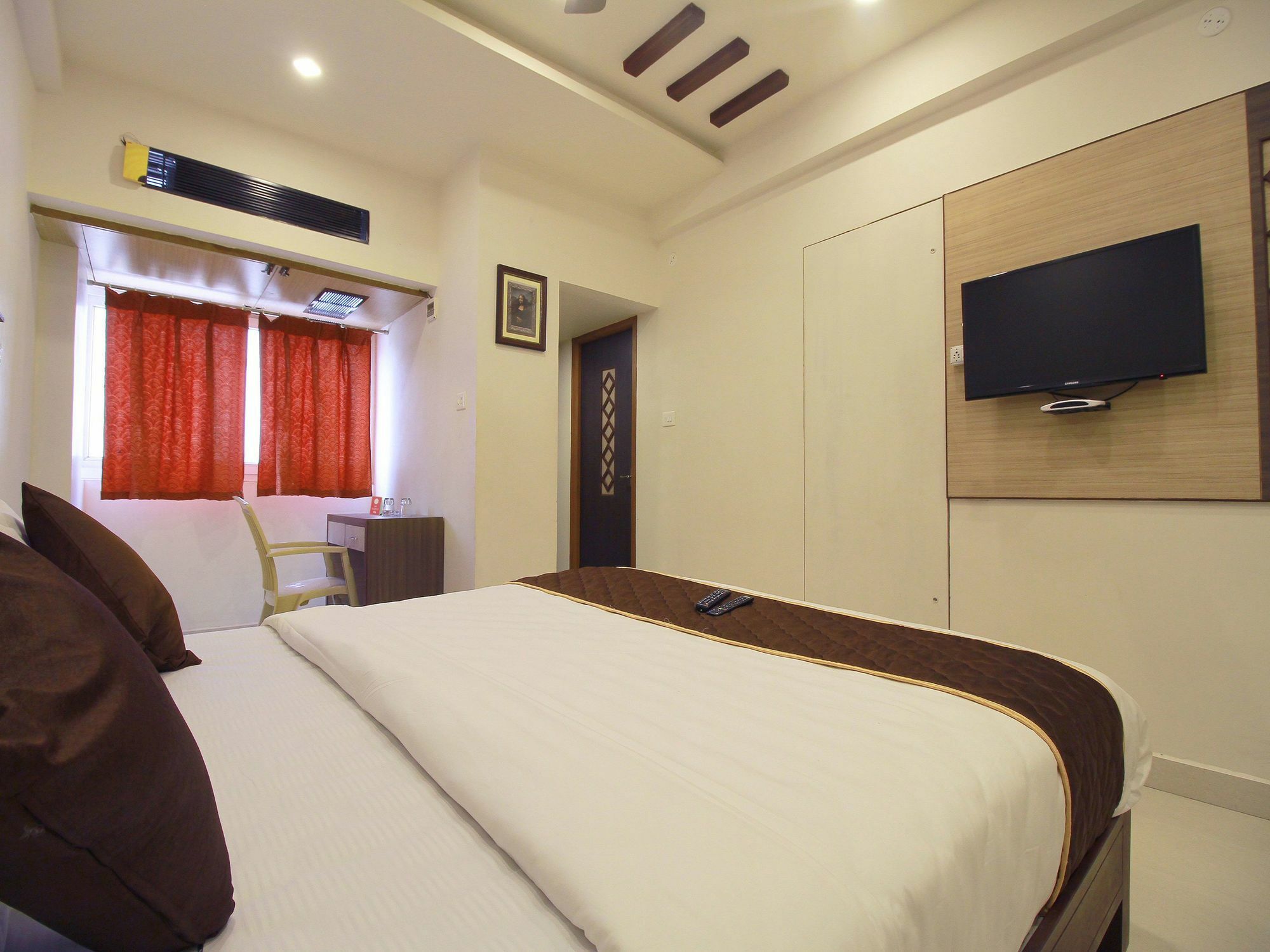 Oyo 11489 Pkn Classic Regency Madurai Esterno foto